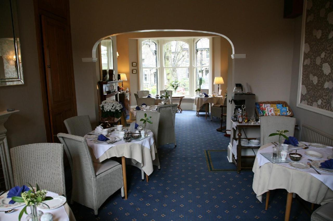Alexandra Court Bed & Breakfast Harrogate Bagian luar foto