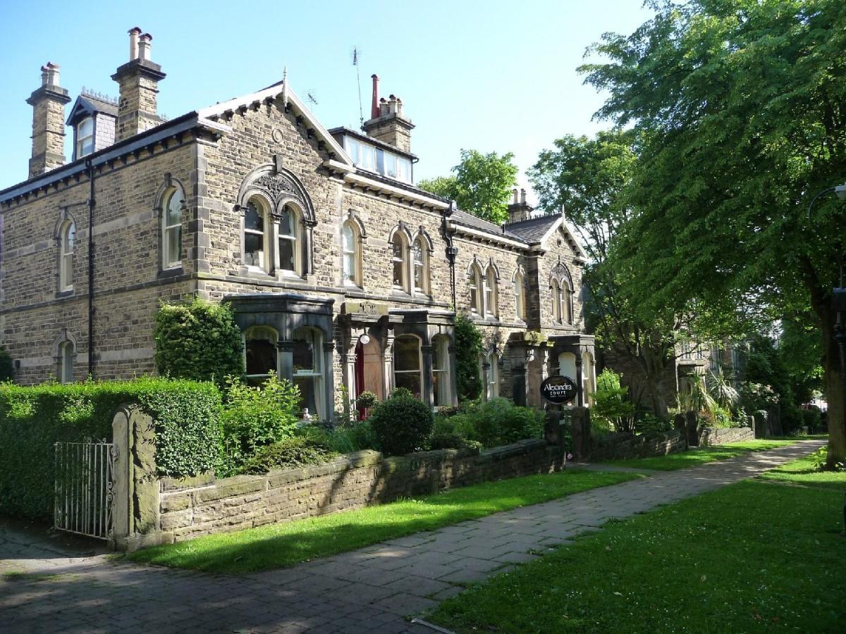 Alexandra Court Bed & Breakfast Harrogate Bagian luar foto